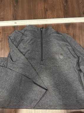 Under Armour Dark Gray Heather 1/4 Zip Athletic Pullover